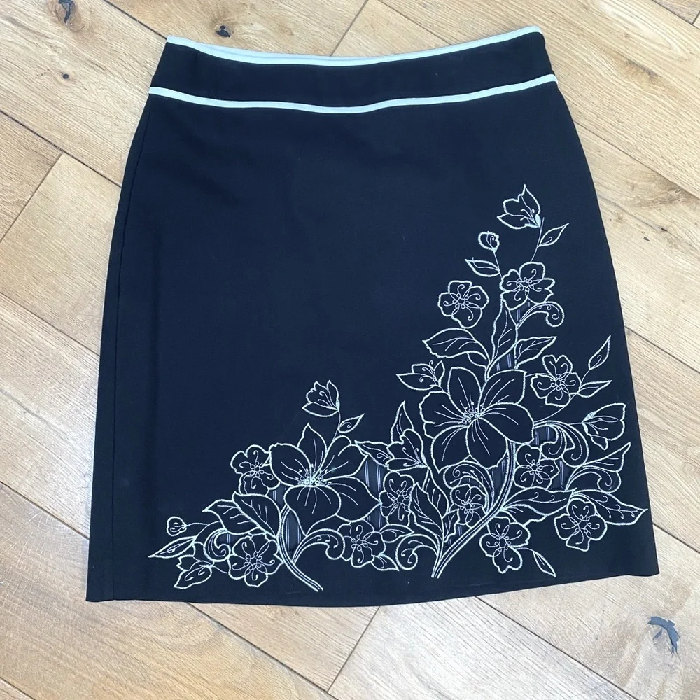 Vintage Black Embroidered cutout black and white skirt - Picture 1 of 11
